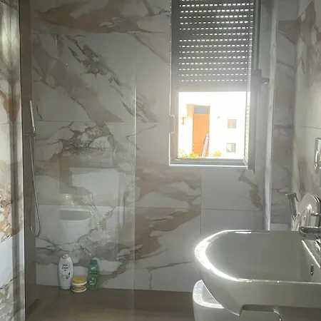 Spacious One Bedroom Flat *